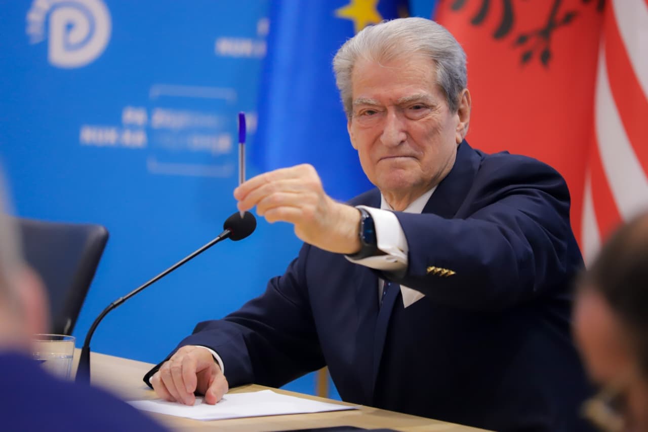 Berisha: Të larguarit nga PD ndikim pozitiv, iu shërbejnë socialistëve