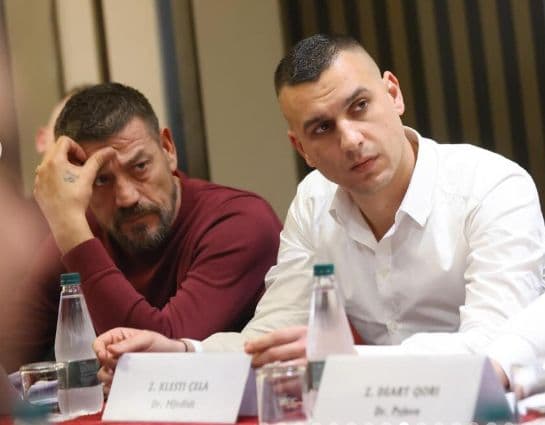 Sherr mes dy drejtorëve të IKMT-së/ Kunati i Ergys Agasit, Klesti Çela së bashku me 3 të tjerë dhunon Fatmir Metën. Janë përdorur tytat e armëve