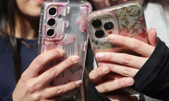Austria do të ndalojë rrjetet sociale për fëmijët deri në moshën 14 vjeç