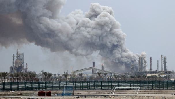 Zhgënjim dhe frikë në Gjirin Persik, sulmet iraniane kanë vijuar gjatë natës