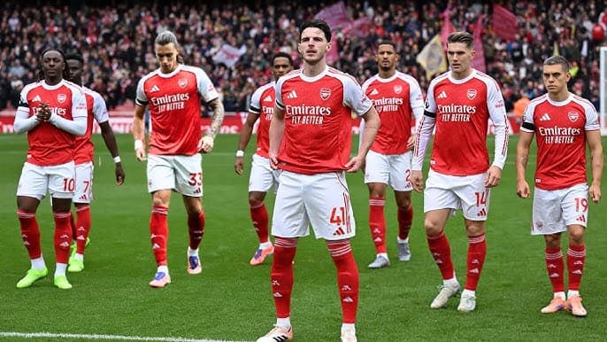 Arsenal, deklaron largimet