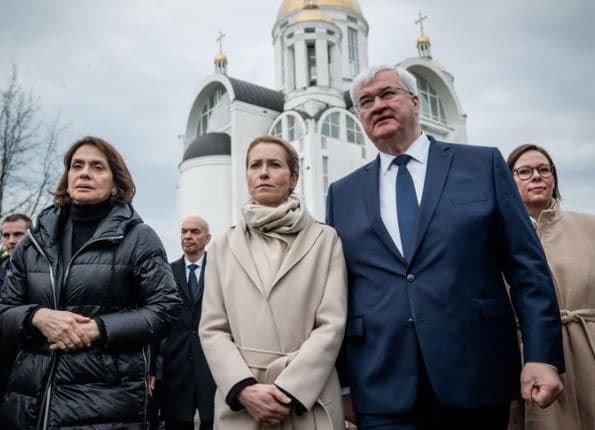 Ministrat e BE-së vizitojnë Ukrainën për përvjetorin e masakrës së Buçës