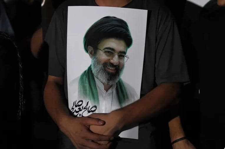 Khamenei: Armiqtë e Iranit po munden