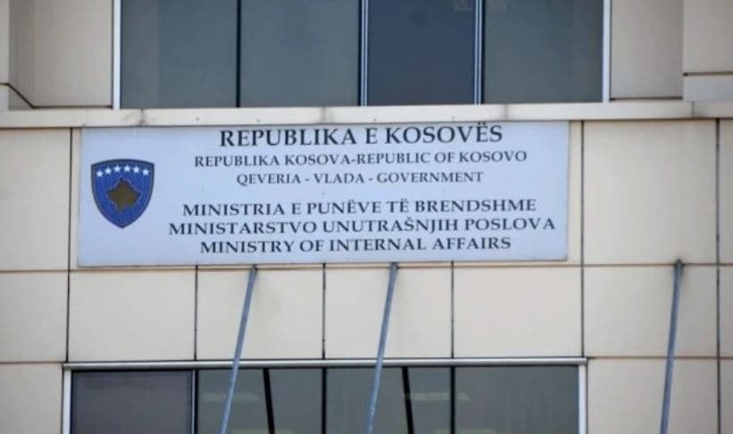 Miratohet ligji për të huajt/ Kosova ofron lehtësira për qytetarët serbë