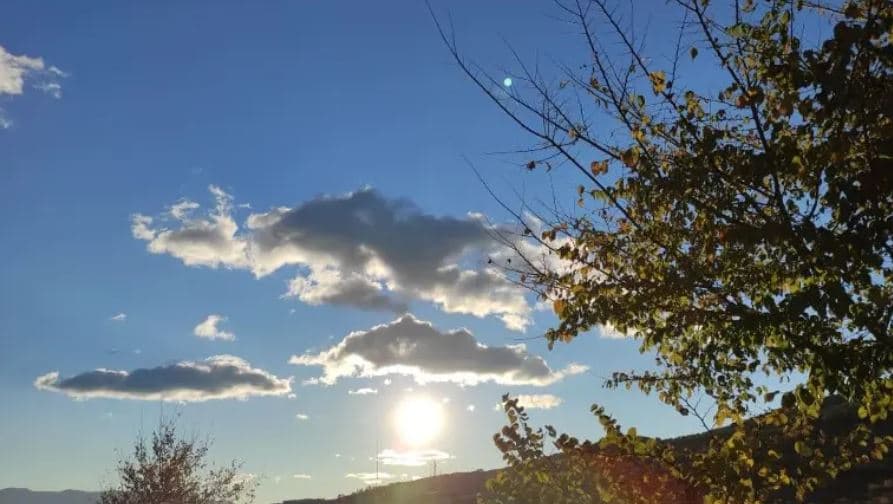 Moti sot/ Alternime kthjellimesh e vranësirash 