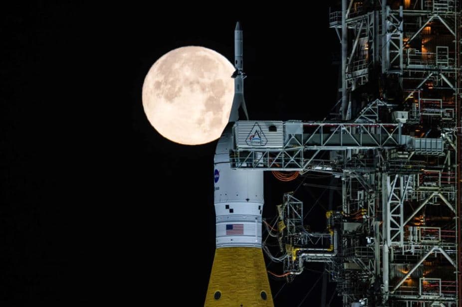 NASA anulon stacionin në orbitën e Hënës dhe planifikon një bazë 20 miliardë dollarëshe në sipërfaqen e Hënës