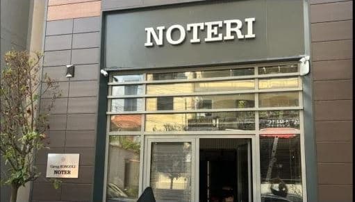 Kufiri mes ligjit dhe abuzimit. Prokuroria mbron noterin Gjergj Kongoli dhe braktis qytetarin