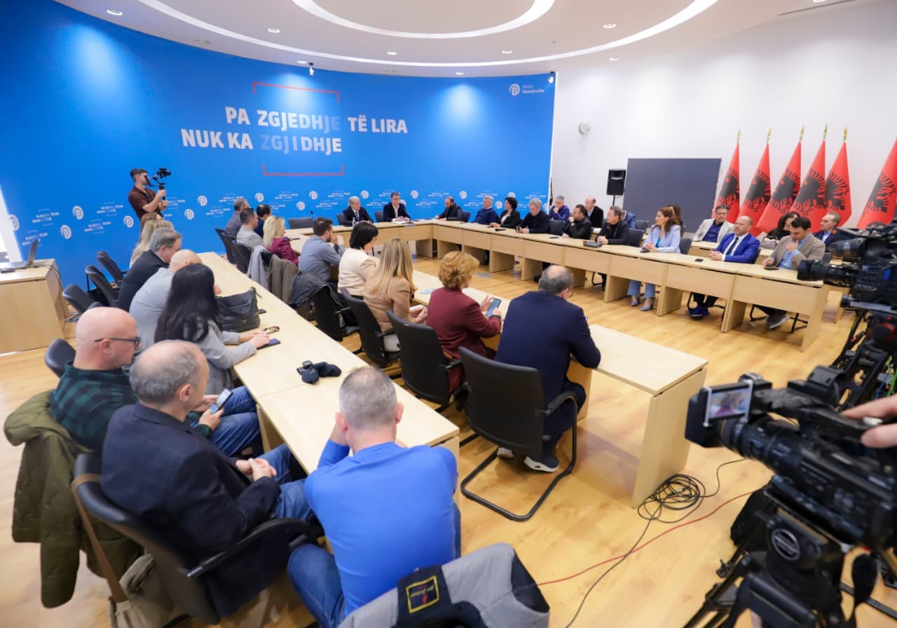 Mbledhja e Kryesisë së PD-së: Më 23 maj gara për kryetarin e ri, Kuvendi i Partisë më 6 qershor