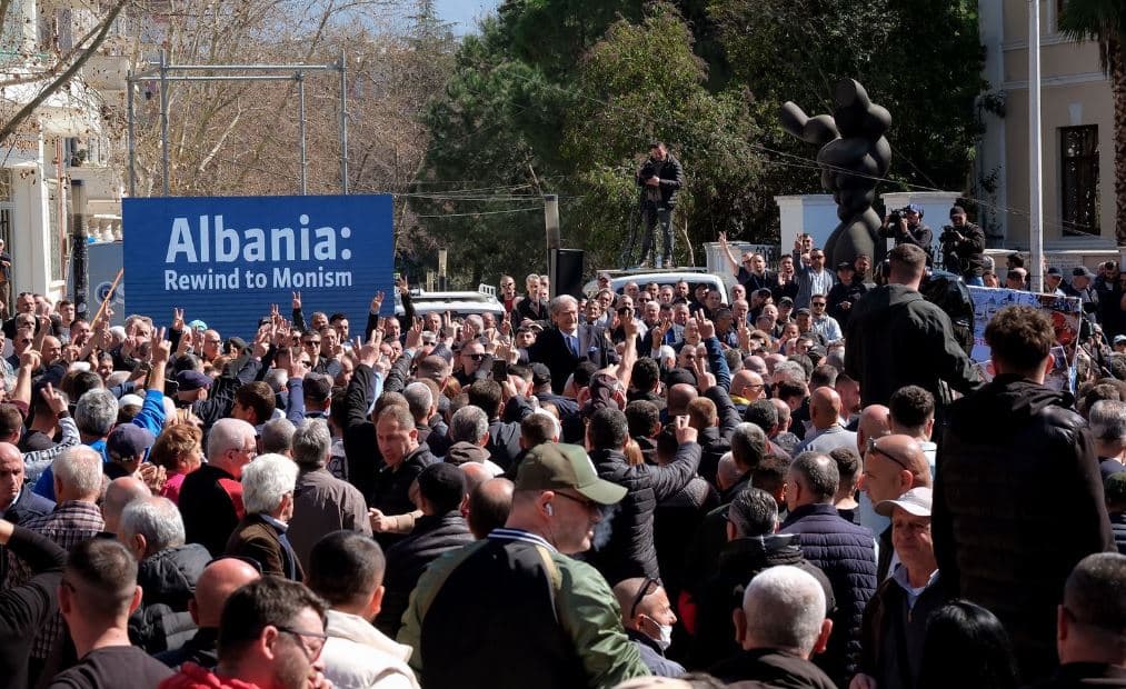 Berisha njofton protestën e radhës: Me 22 mars, e gjithë Shqipëria në Tiranë