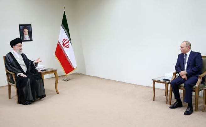 Pse vrasja e Khameneit e goditi Putinin aty ku i dhemb, llogaritë e ftohta të Kremlinit