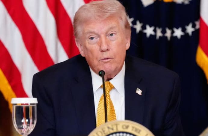 Trump: Shkatërruam 30 anije minuese në Hormuz, mbi 7 mijë objektiva të goditura në Irantr