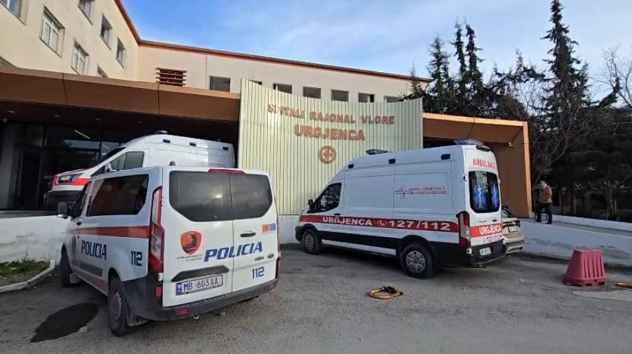 Plagoset me thikë një person në Vlorë