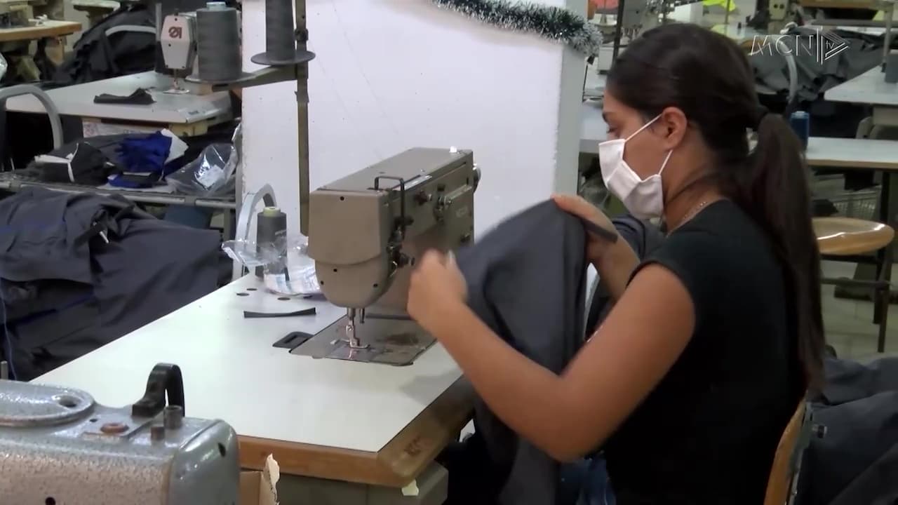 35% e subjekteve fason jo aktive / Onuzi: Rënia e euros dhe rritja e pagës minimale, krizë në fason (VIDEO)