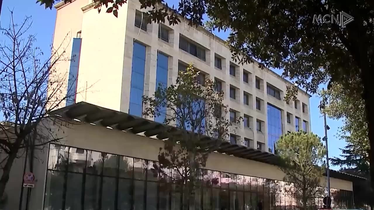 Ndëshkim noterëve dhe ndërmjetësuesve / Lamallari firmos disa gjoba dhe paralajmërime (VIDEO)