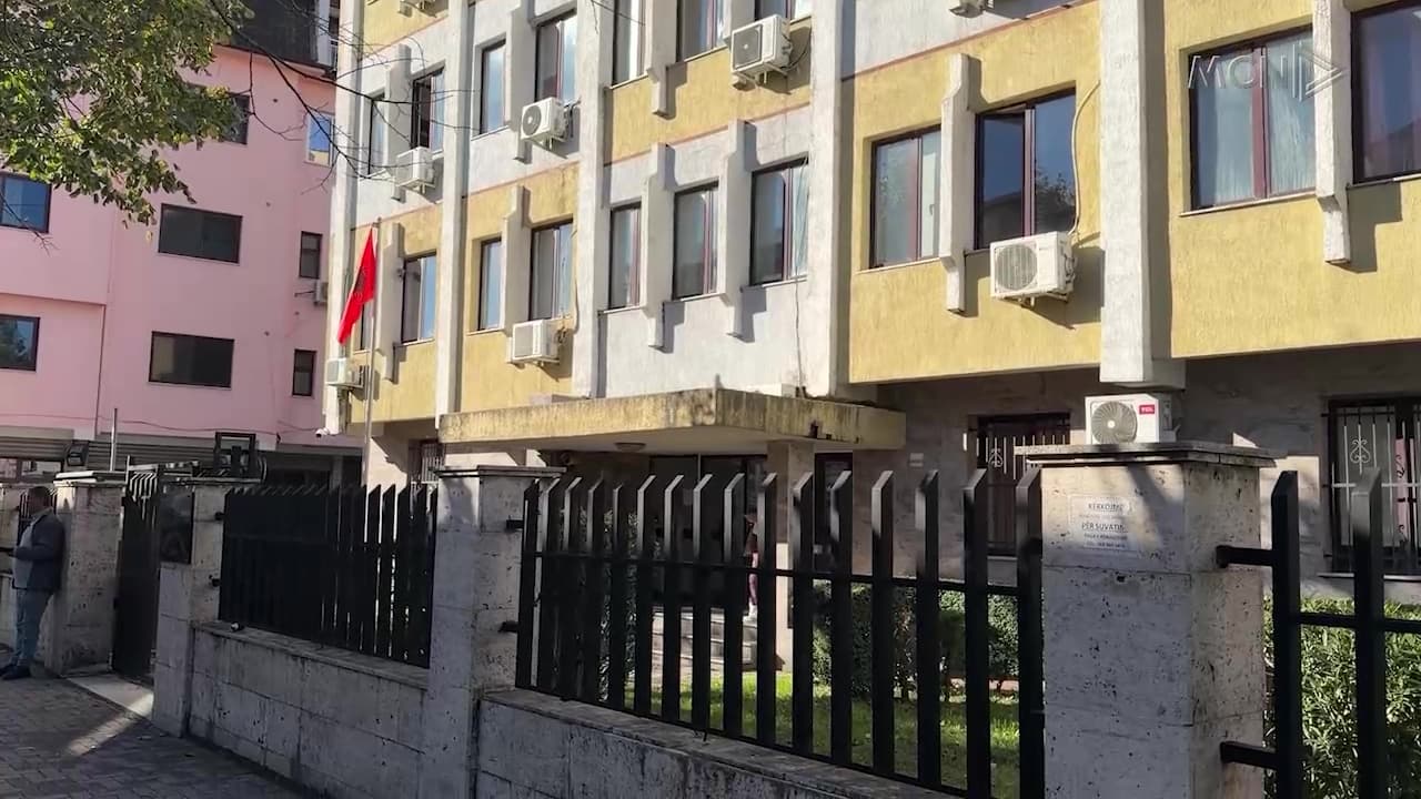 Në gjyq ish-drejtues kadastre dhe IMT-je / 9 të pandehur për legalizimin e resortit të ndërtuar pa leje në Shëngjin (VIDEO)