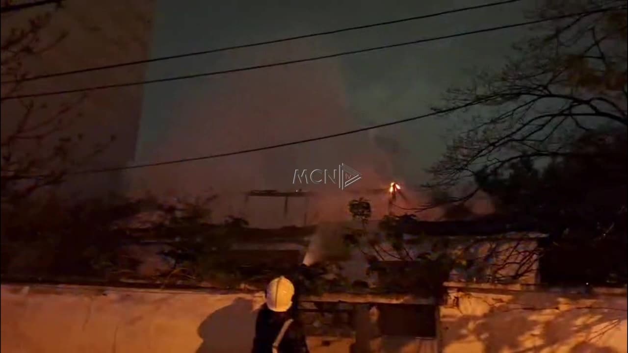 Digjet një banesë e pabanuar në Durrës (VIDEO)