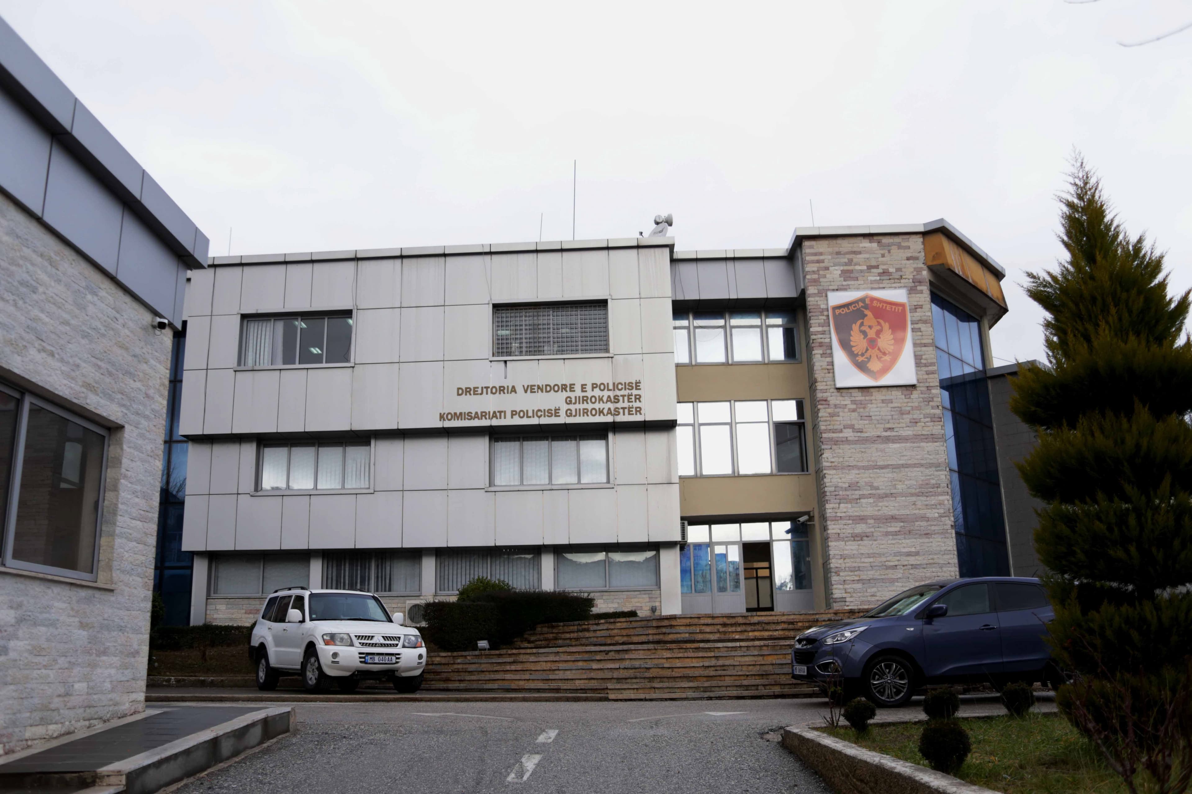 10-vjeçari kallëzon se u ngacmua seksualisht nga 17-vjeçari/ Policia në Gjirokastër shpall në kërkim adoleshentin