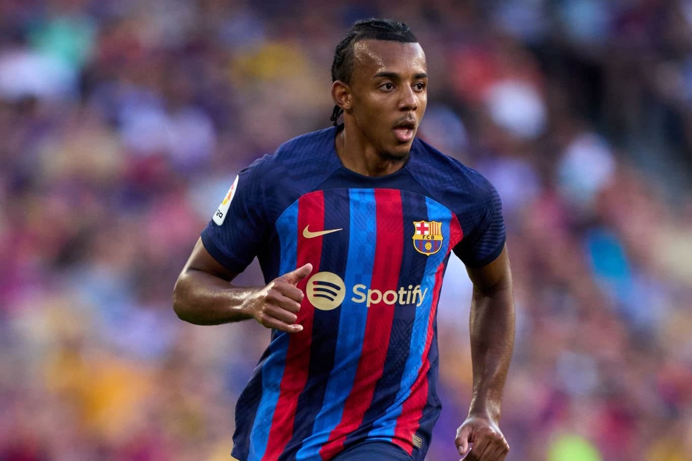 Barcelona, synon shitjen e Jules Kounde