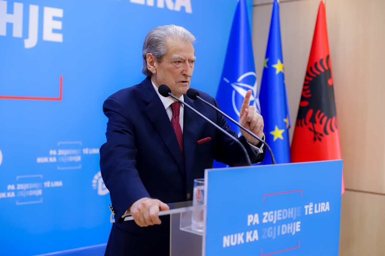 Berisha: Sot shqiptarët ngrihen në kryengritjen paqësore më të fuqishme që ka njohur vendi. Qytetarët kanë 1001 motive për të dalë në shesh