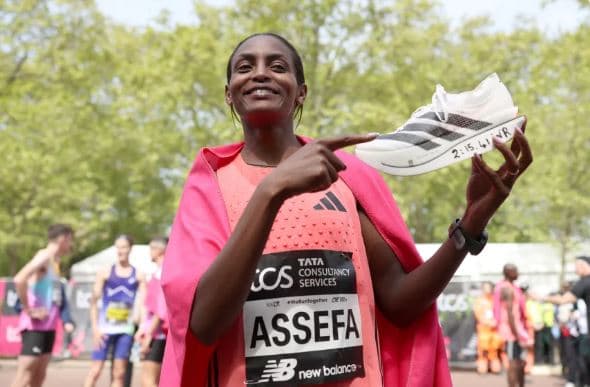 Adidas fiton terren ndaj Nike pas triumfit historik në Maratonën e Londrës