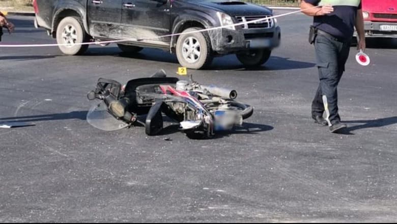 Makina përplas motorin në Tiranë, një i vdekur dhe një i plagosur