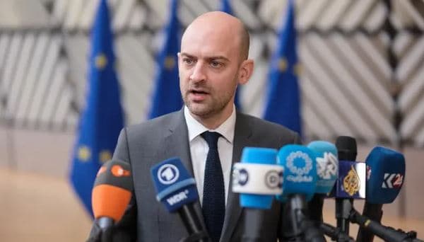 Franca i kërkon Iranit lëshime dhe heqje dorë nga programi bërthamor