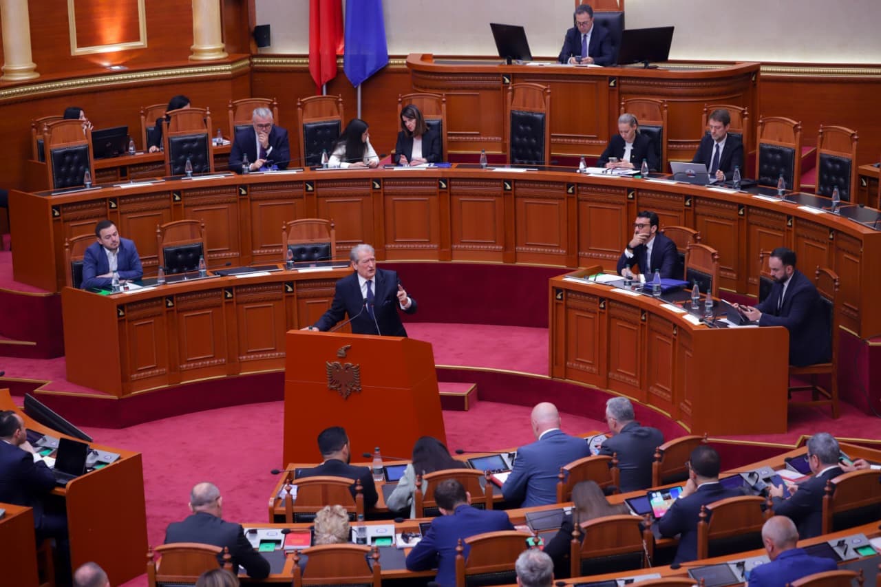 Berisha: Ndërhyrje urgjente, të hiqet çdo taksë ndaj naftës për fermerët dhe transportin publik