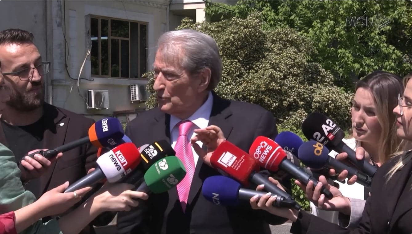 “AKSHI, Rama të pyetet nga SPAK”. Berisha: Të thellohen hetimet. Socialistët: Sot një ditë e bukur