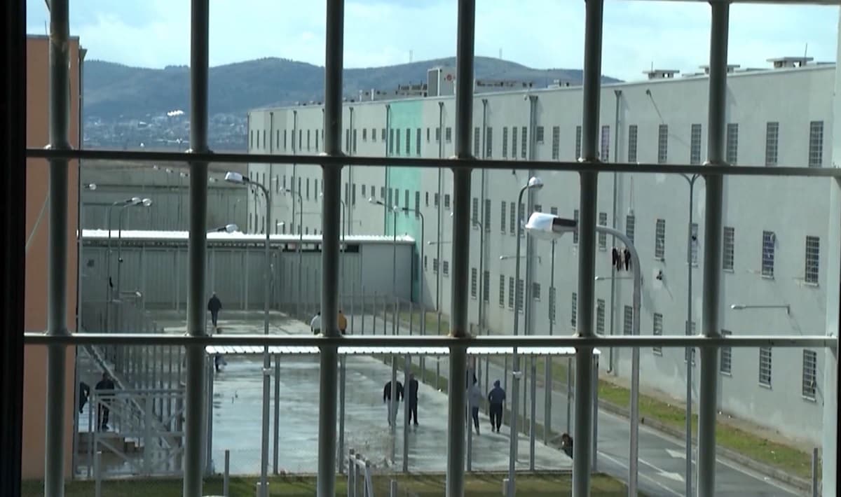 Ndryshime në zinxhirin komandues në burgjet e Fushë-Krujës dhe Durrësit, ndërrohen drejtorët dhe shefat e policisë