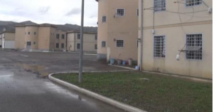 Kontrolle të befasishme në burgun e Peqinit, zbarkojnë forcat operacionale 