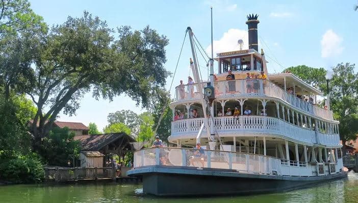 Disney mbyll atraksione ikonike, Magic Kingdom zhduket mes ndërtimit të madh