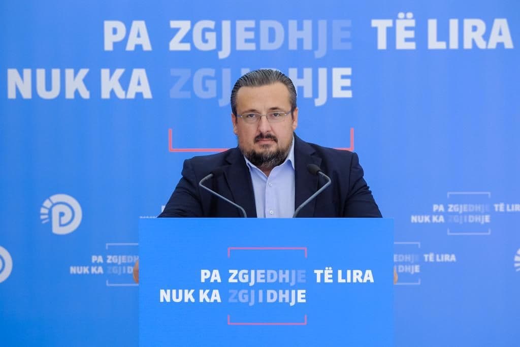 Teliti: Tirana në prag paralize nga reduktimi i flotës së autobusëve me 40%, bashkia dhe qeveria po heshtin