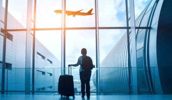 Evropa drejt krizës së aviacionit? Mungesa e karburantit mund të sjellë anulime fluturimesh nga maji