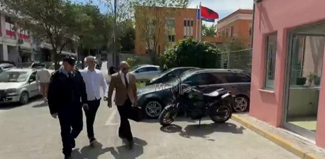 Ish-drejtori i ARRSH Gentian Gjyli paraqitet në SPAK, i komunikohet zgjatja e afateve të hetimit