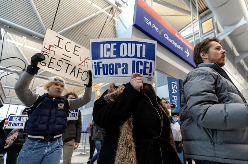 Emigrimi i paligjshëm/ 800 persona janë arrestuar në aeroportet amerikane që nga fillimi i presidencës Trump 