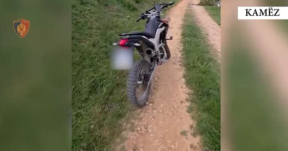   Lëvizte i armatosur me motor, arrestohet 23-vjeçari që nuk iu bind Policisë në Kamzë 