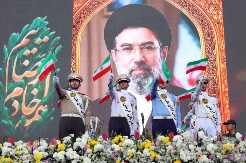 Khamenei: Vendi i vetëm për SHBA-në në Gjirin Persik është në fund të detit