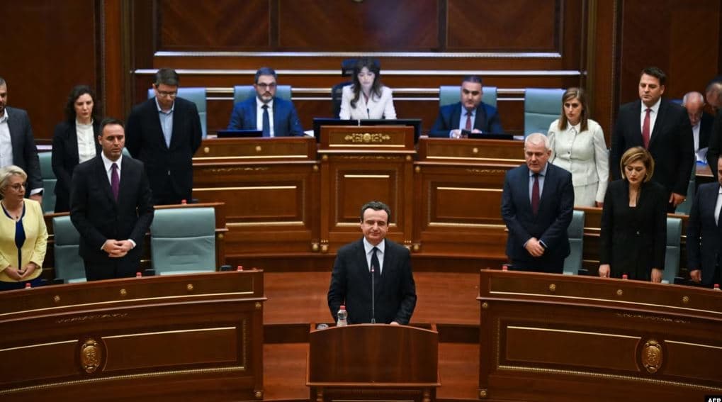                   LVV fton PDK-në dhe LDK-në të propozojnë tre emra jopartiakë për presidentin e ardhshëm të Kosovës