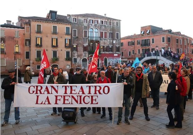 Polemika dhe protesta në Venecia/ Teatri i Operës shkarkon drejtoreshën muzikore