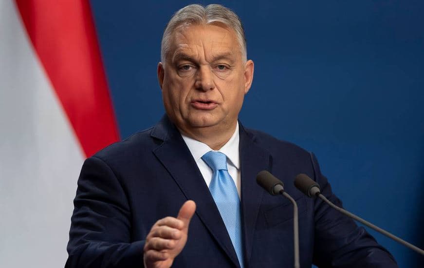 “Miqtë e Orbanit” ikin nga Hungaria/ “The Guardian”: Po largojnë edhe paratë nga vendi