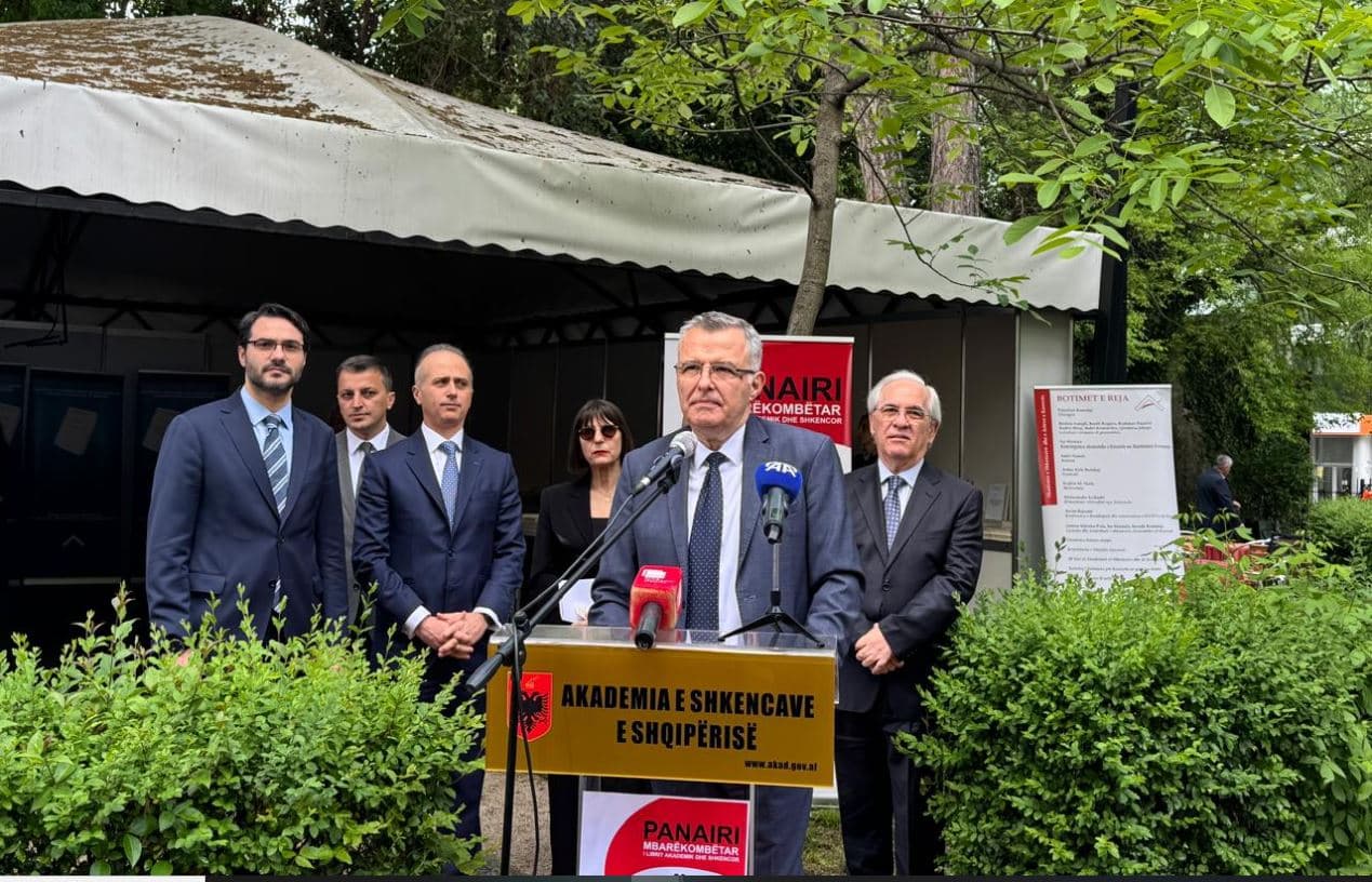     Çelet Panairi i Librit Akademik në Tiranë, pjesëmarrës 40 institucione nga rajoni