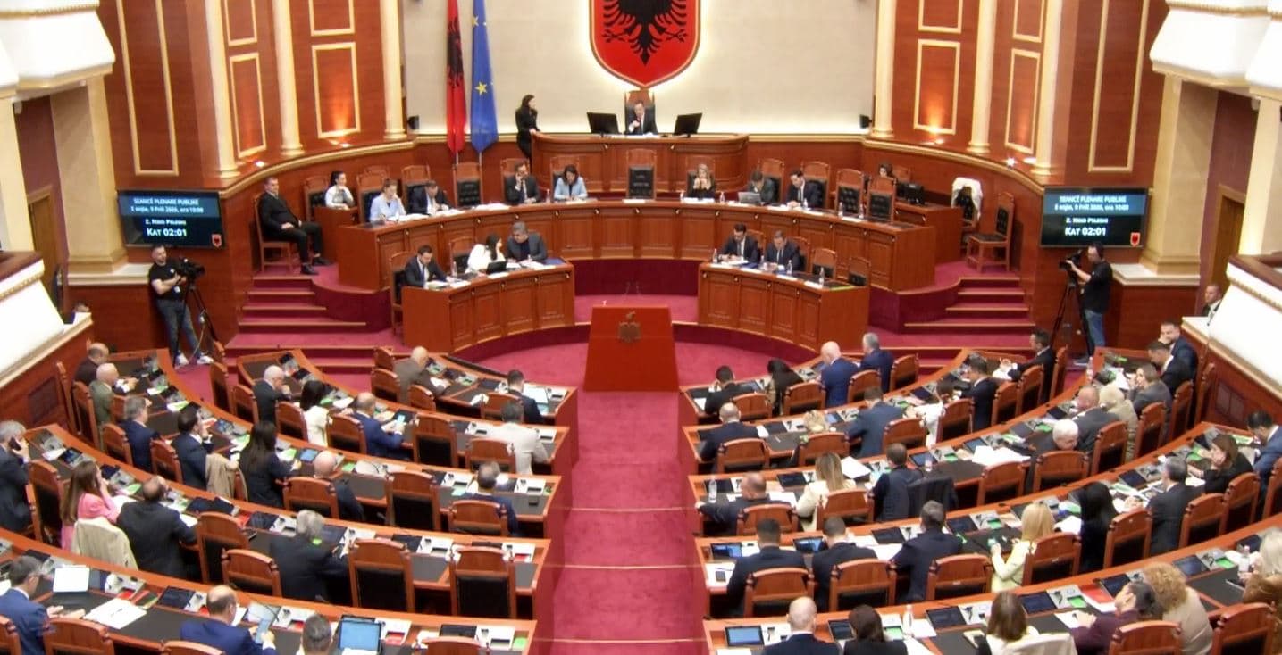 Rrëzohet propozimi i PD për procedurë të përshpejtuar për projektligjin që ul çmimin e naftës