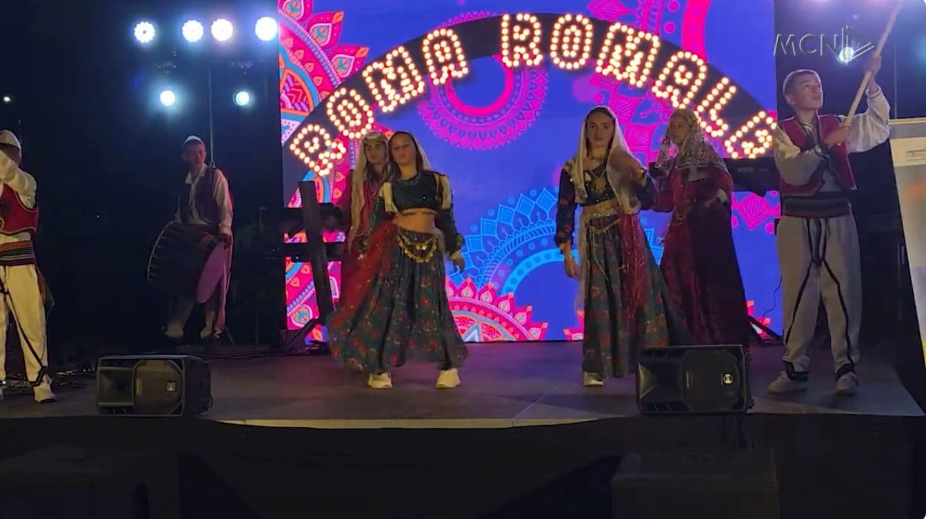 “Roma romale” rikthehet në Roskovec. Festivali synon ruajtjen dhe promovimin e identitetit rom