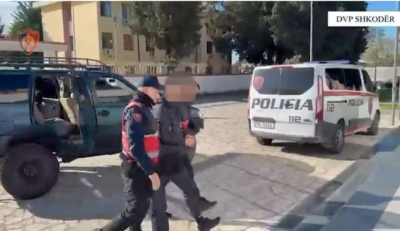 Shkodër/ Iu gjetën në banesë 10 kg kanabis, arrestohet 41-vjeçari 