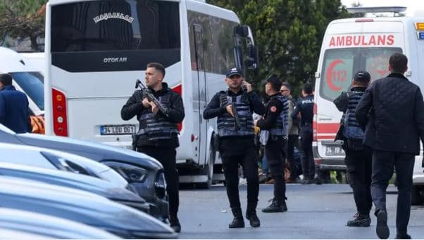 Të shtëna pranë konsullatës izraelite në Stamboll/ Dy oficerë plagosen, neutralizohen tre të dyshuar