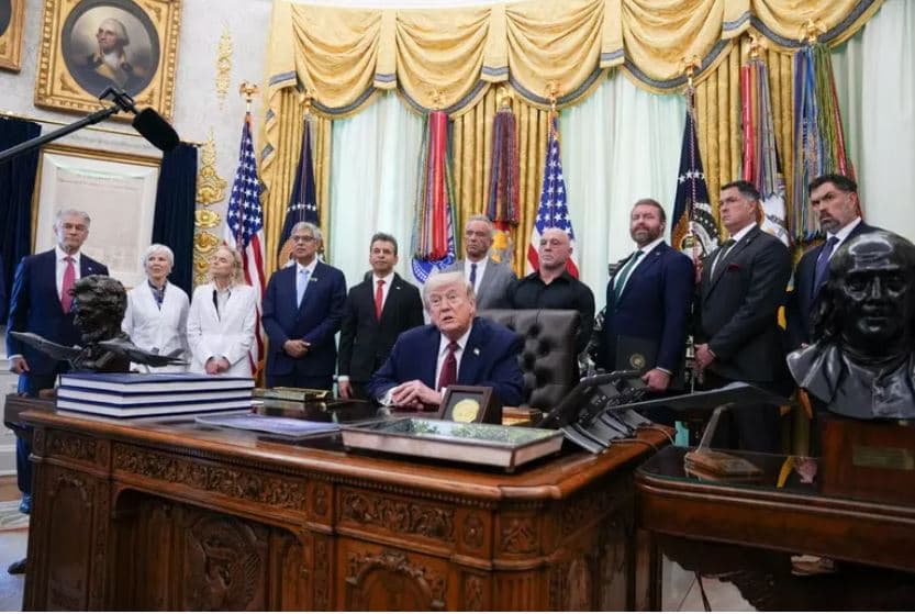 Trump: Iranit i ofrojmë marrëveshje të drejtë, ta pranojë ose shkatërrojmë termocentralet dhe urat