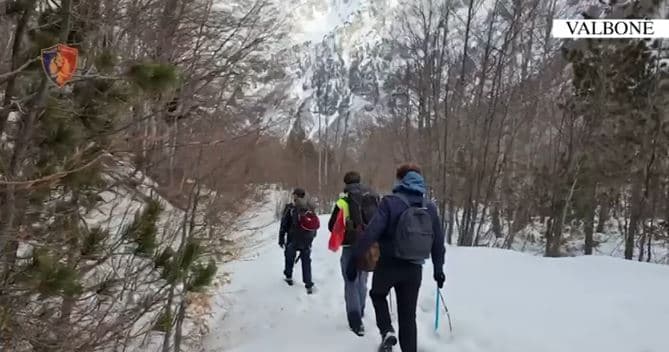Turistët belgë bllokohen në Qafën e Valbonës, shpëtohen pas disa orësh kërkimesh