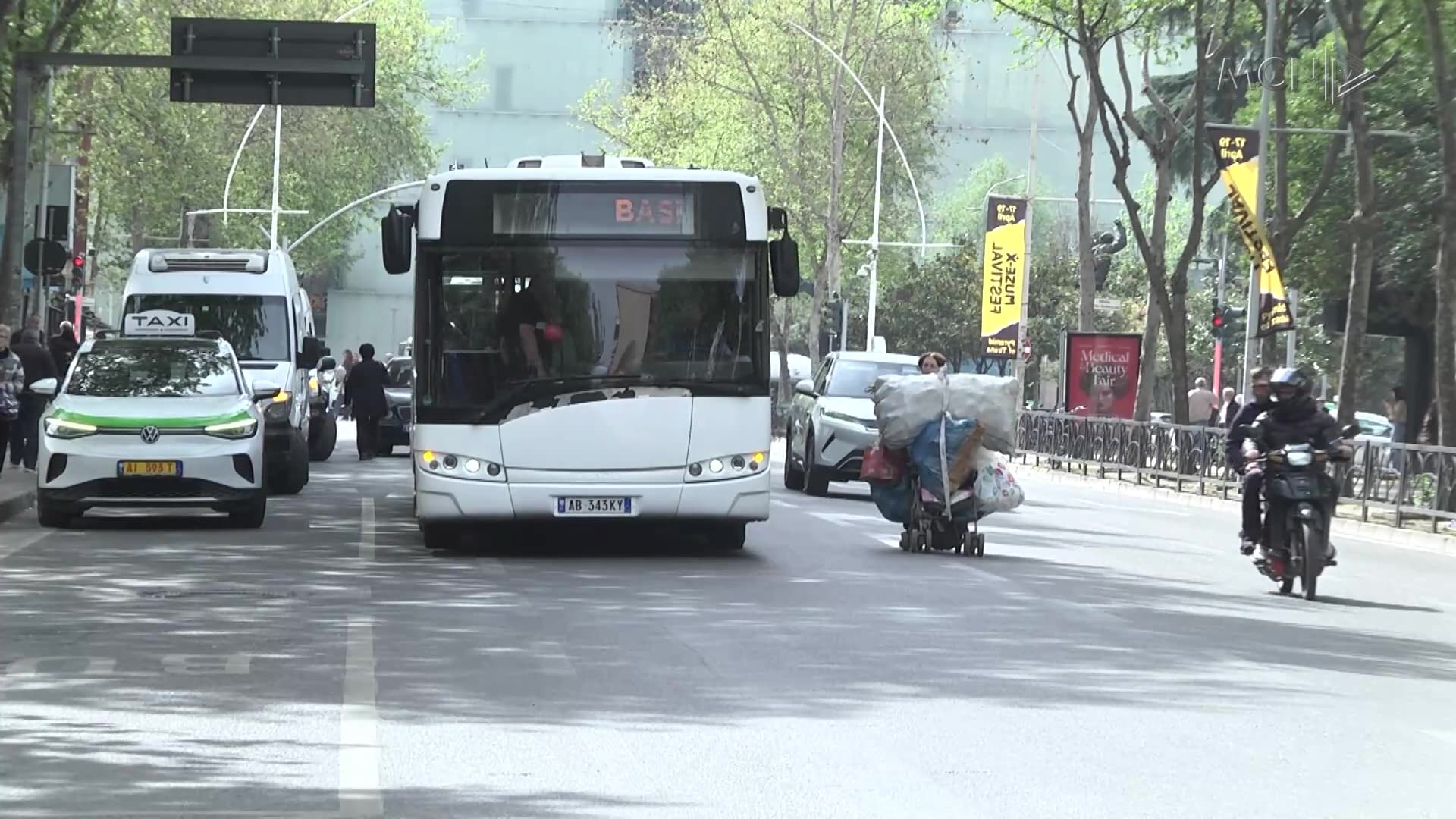 Transporti në vend drejt paralizimit / Qytetarët: Do krijohet kaos. Shoferët: Ende nuk kemi një urdhër (VIDEO)
