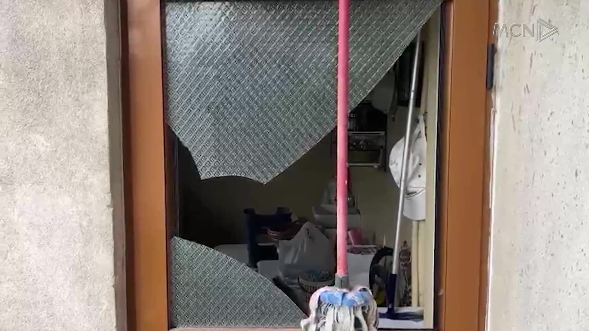 Hajduti vdes gjatë grabitjes / Fier, ngeci në derën e banesës dhe humbi jetën nga asfiksia (VIDEO)