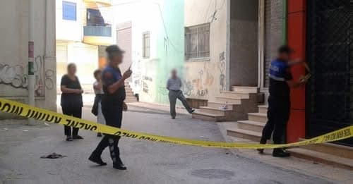 I riu hidhet nga kati i pestë i një pallati në Shkodër, humb jetën në vend
